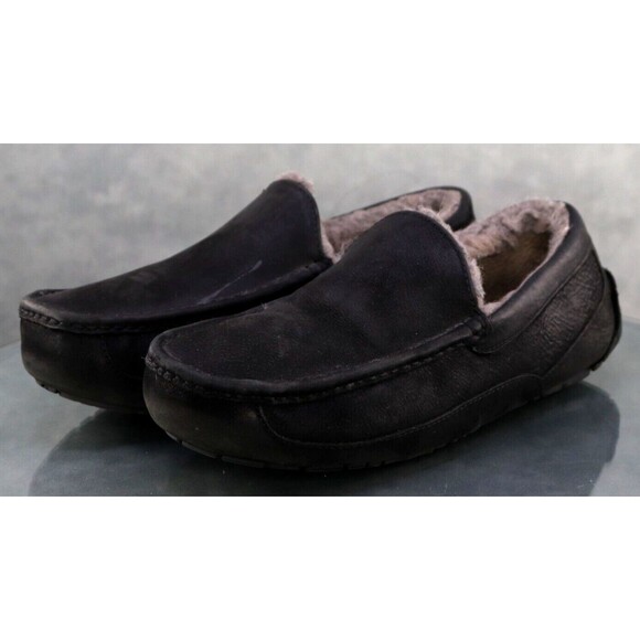 UGG Ascot $120 Men's Slippers Shoes Size 13 Matte Leather Black 1103889